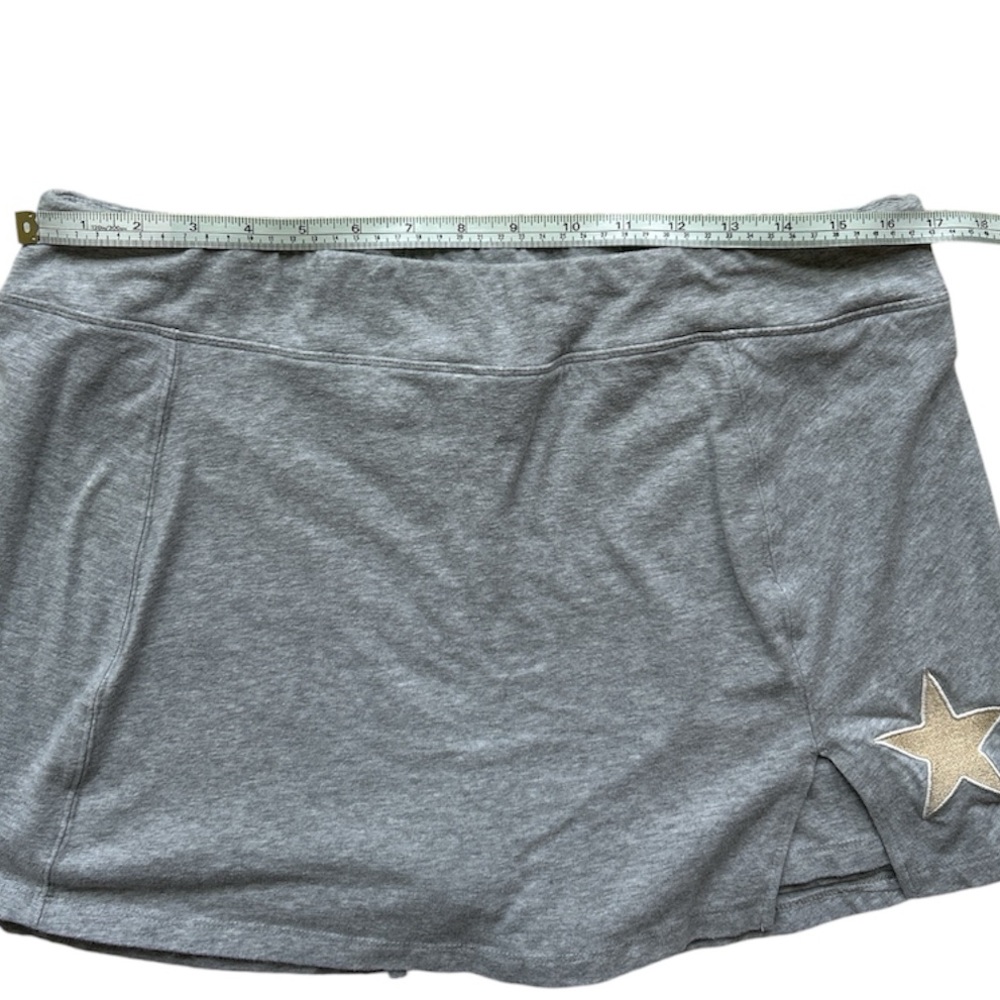Grayson Threads Heather Gray Skort with Star Detail Size XL - Picture 2 of 6